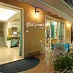מלון California