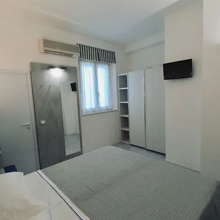 California Hotel 2*